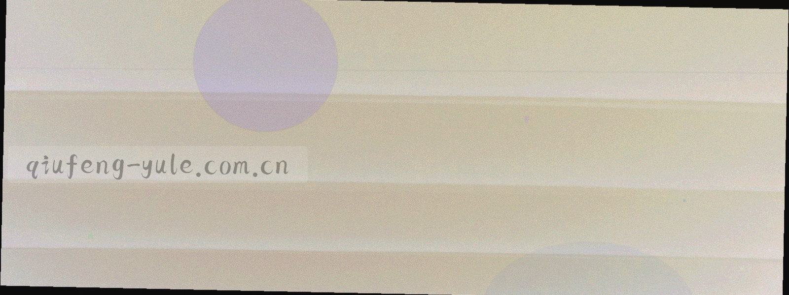 暗色背景上细密刻度线与波动曲线构成的抽象图形，示意延迟档位区间与观测偏差范围